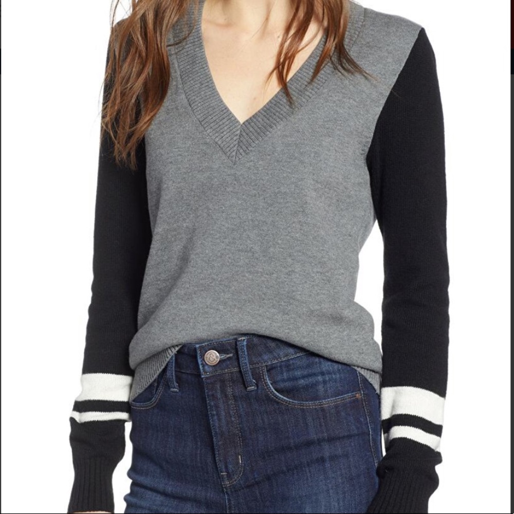 Treasure & Bond V-Neck Varsity Sweater XS